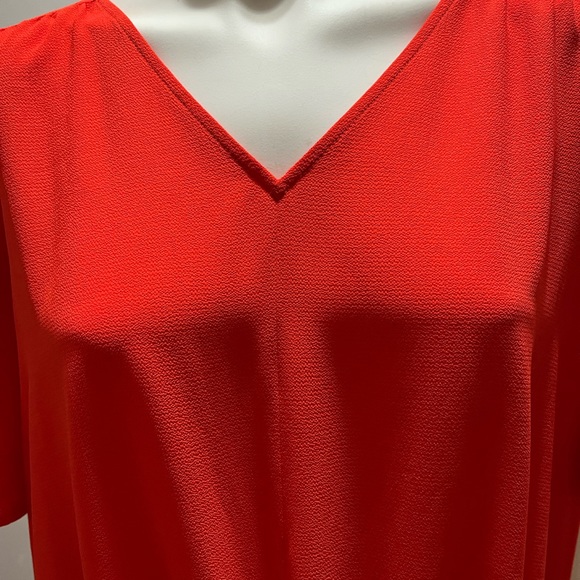 CHAUS Red Blouse with split sleeves & tie in the Front. SIZE: 2X - Picture 3 of 9
